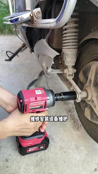 罗特T1用780牛米的拆卸扭矩告诉你,当然可以,内置纯铜无刷电机,配备罗特20v4.0Ah通用锂电池#罗特电动扳手#罗特手电钻#罗特起子机