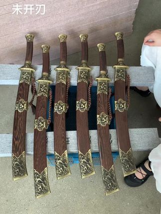 #牛尾刀#冷兵器#男人的玩具#工艺品#龙泉宝刀@DOU+上热门