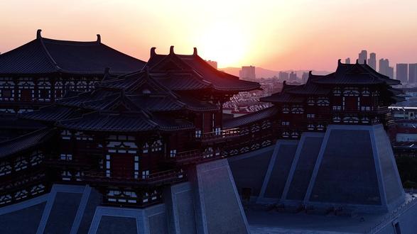 洛阳应天门下的祖宅,一半是回忆,一半是难题!一道占据半屋楼梯让居住空间直接减半,年久失修的结构更是让人揪心!今晚22:00,锁定东方卫视,让老房新生,重现宜居空间!#梦想改造家