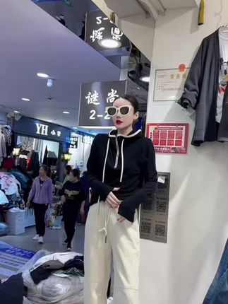 #休闲裤 #休闲减龄穿搭 #休闲百搭 #宽松显瘦