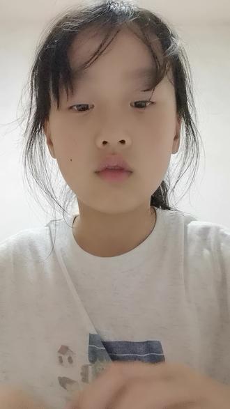 #让阅读成为一种习惯
书香伴童年,智慧享一生,我阅读我快乐,我坚持我成长。阅读打卡第909天,今天我阅读的内容是快乐读书吧三年级下册《克雷洛夫寓言》33--34