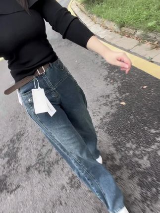 如果低头了还得寸进尺,那你就抬起头挺起腰,不择手段的撂倒他!你的善良,只给那些懂得珍惜的人,你的宽容,也只能给那些值得宽容的人。#显瘦牛仔裤 #百搭裤子#牛仔裤 #不挑年龄不挑身材 #小个子穿搭
