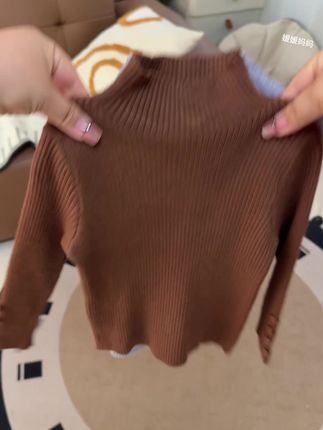 一场秋雨一场寒,这种舒服的针织衫可以给孩子准备起来了,妈妈们拼手速 #潮童穿搭 #潮童必备 #甜美穿搭 #秋季穿搭