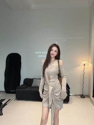 #连衣裙 #假两件 #设计感穿搭 #秋季穿搭 #裙子