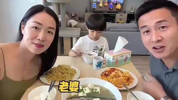 能清楚表达 “天上飘着白白的云朵”,口齿日渐伶俐,对周遭事物的观察也更用心了。#儿童语言 #语言大爆发 #语迟的宝宝
