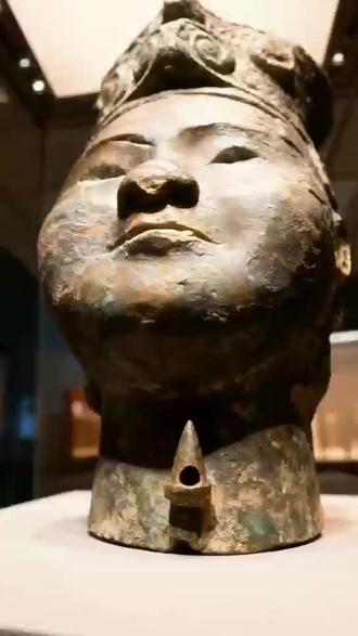 笑不活了!德云社顶流岳云鹏撞脸2000 年前青铜头!秦代 “小岳岳” 出道? #国博 #文物 #文物变戏精 #青铜 #德云社
