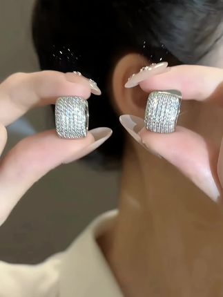 上班通勤戴的耳饰#小众设计个性耳环 #优雅气质 #简约又显气质 #时尚气质穿搭 #耳环控女生