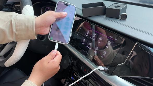 大众有线CarPlay可以转无线CarPlay了,只需装上这个无线盒子就可以了,运行稳定流畅,再也不用插着数据线了(原车没有CarPlay 有carlife 也可以用)#CarPlay #车机互联 #汽车 #汽车知识