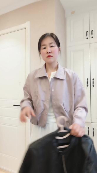 小小101紫气东来和香香生活号首尔街头,质量都很好,厚度和版型上有点区别#小小101#香香生活号#小小101紫气东来#香香生活号首尔街头#皮衣