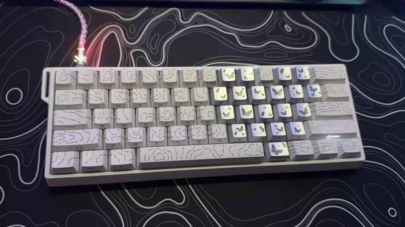 狼蛛win60的灯光真的绝了 #狼蛛 #磁轴键盘 #游戏外设 #狼蛛win60 #键盘灯光