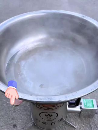 无烟柴火灶,煮饭烹饪的理想选择,户外探险爱好者的必备神器,便携式移动柴火灶。#户外 #无烟柴火灶 #柴火灶 #便携柴火灶