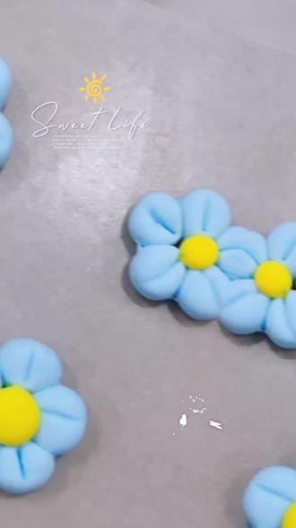 #亲子手工
枯木逢春#
手工黏土花来咯