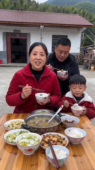 实名建议高糖的人听一下,我四五年的高糖结束了,跑了很多地方,花了不少钱,最后百十块结束了,名字叫初康泰三高片,自己去买,行善积德,助人为乐。#幸福生活#2026