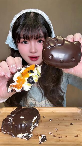 Hellokitty巧克力脆皮冷萃酸奶#脆皮冷萃酸奶 #谁懂这一口甜品的好吃程度 #低卡甜品 #kitty猫甜品