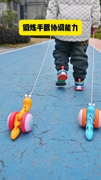 #玩具 #宝宝玩具 牵绳蜗牛发光宝宝玩具拉着走#新玩具 #小朋友玩具 #益智玩具