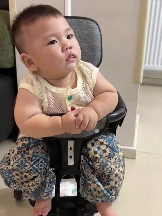 夏天就该五颜六色啊#萌宝潮童穿搭 #时尚界不能没有人类幼崽 #萌娃穿搭 #人类幼崽成长计划 #潮童必备