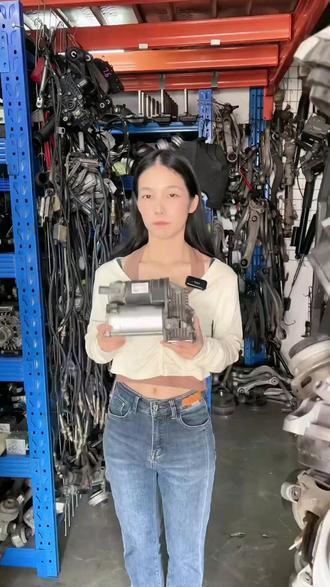 陈田汽配城#陈田拆车件#每天一个用车知识#发动机#拆车发动机 发动机报废了,不一定只能大修,像这样直接更换一台,难道他不香吗?本田九代雅阁2.4发动机。#九代雅阁 雅阁发动机#本田发动机 陈田汽配城#每天一个用车知识 陈田拆车件 #发动机 #原装发动机 #二汽柴油发动机柴手油发动机手发动机