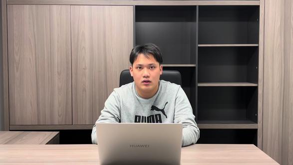 英超:“蓝军”切尔西对阵“樱桃军团”伯恩茅斯 切尔西这个赛季策略还是没变,引进潜力股,同时也反映了一个很大的问题,战绩不稳定,而现在的伯恩茅斯危机重重,今天切尔西能让球迷们送上一份跨年大礼!#金牌预言家 #切尔西VS伯恩茅斯#每日足球推荐 #切尔西 #博杰体育