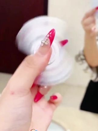 创意指尖陀螺打火机炫酷跑马灯个性高颜值充气防风高档送礼送男友#新奇特创意 #与众不同 #好物推荐🔥 #送男友的打火机推荐 #也太可爱了吧 @贾安河