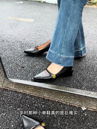 这双法式复古山茶花玛丽珍鞋真的太美了,穿上它整个人都变得优雅又有气质#穿出高级感 #宝藏鞋子 #好鞋推荐