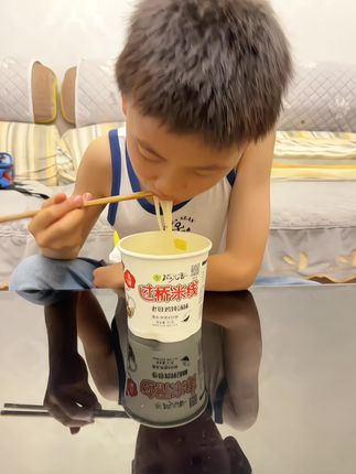 #稻花香米线也太好吃了,很适合小孩吃,我儿子也很喜欢吃#米线 #稻花香