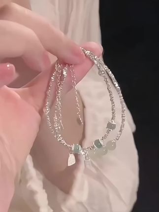 ✨复古与清冷的碰撞,这条手链仿佛自带月光滤镜,新中式设计太有腔调了!#清冷感手串 #新中式手串 #古风饰品 #饰品分享