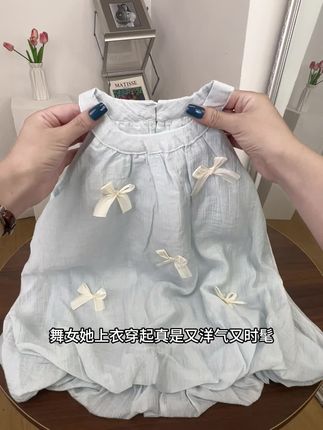 超可爱的蝴蝶结挂脖连衣裙 质感太赞啦! 一点也不输大牌子!#女童连衣裙 #生女儿就是用来打扮的 #高品质童装#每日童装穿搭分享 #萌娃穿搭