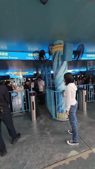 珠海长隆带娃拍照vlog第一视角。为了人少提前一小时入园剪完跑就立马跑过去😂
#亲子游玩好地方 #珠海长隆 #珠海长隆海洋王国跟拍 #珠海长隆海洋王国攻略 #海洋王国