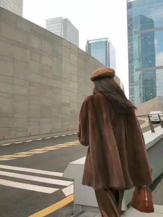 那我带你逃跑吧……#穿搭 #30岁的女人 #高级感穿搭分享