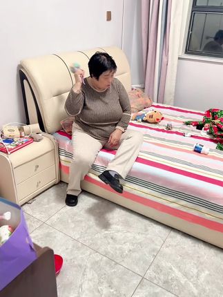 天气越来越冷了,这个海盐热敷袋也得派上用场了,平时肩颈不舒服的都可以戴上它热敷一下,热乎乎的挺舒服,价格也很实惠主要是我看中它质量很好了,家人们放心拍吧,带着运费险了!#海盐热敷袋 #海盐热敷马甲