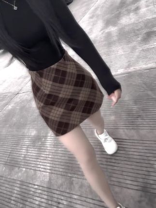 胖了就减,喜欢就买, 没钱就赚, 全力以赴,你就会很酷!#辣妹穿搭 #158小个子穿搭 #短裙穿搭 #格子裙 #休闲穿搭