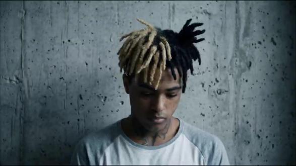纪念XXXtentacion逝世八周年 【纪念XXXtentacion逝世八周年】深圳新金属/死核新锐The Day of Maggots——Look At Me!(XXXtentacion Cover)
新金属/死核新锐 The Day of Maggots 在 XXXtentacion 逝世 8 周年之际,带来全新单曲《Look At Me!》,以纪念这位永远改变了情绪说唱的先驱。
来自中国沙井的南岸新金属/死核乐队 The Day of Maggots,自成立以来便以融合 Slam、放克元素与千禧年新金属的独特重型美学,在地下场景中持续引发关注。此番推出的全新单曲《Look At Me!》,既是乐队对 XXXtentacion 及其所代表的情绪化音乐世代的一次私人回响,也是其首张概念专辑《G O Я E》正式面世前的第二支预热单曲。
单曲以凌厉的 Breakdown 与极具张力的人声表现为骨架,在保留重型音乐破坏力的同时,融入了说唱律动与情绪化的呈现方式,展现出乐队在风格边界上的探索野心。制作层面,单曲由传奇地下重型音乐制作人King Voodoo操刀,母带处理则由深圳本土的Hardcore音乐人DJ Utah Lord完成,整体呈现水准被早期试听媒体评价为 “具备格莱美级别作品质地“。#XXXtentacion #死核 #说唱 #Cover #xxxtentacion音乐