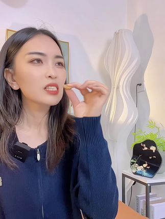 每个月来那几天的时候可以试试这个#空气感姜糖 精选高山黄姜含有25%鲜萃姜汁!吃在嘴里奶香奶香的特别好吃,微微辣吃完肚里暖乎乎的!#姜糖#女生必备#仙女必备#乐思客姜糖