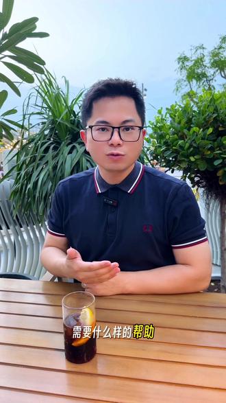 迪拜机场航班逐步恢复,单日出港恢复至118个班次,机场确实有被掉下的碎片影响2小时,但是很快恢复正常
#迪拜被炸#美伊冲突#迪拜生活 #迪拜机场 #中东局势