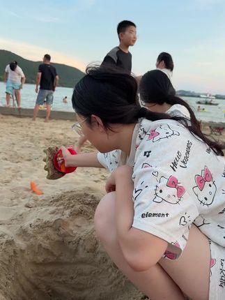 今天真凉快,#玩水的季节 #海边拍照 #亲子 #高温天气