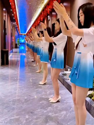 美容院养生中式复古风高端气质工作服女足疗足浴技师服套装春夏天#技师服 #足浴按摩 #采耳 #足疗技师 #连衣裙穿搭