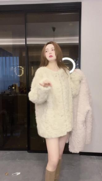 2025新款粉色毛毛外套女韩版中长款气质皮毛一体超好看毛绒大衣#年末高光穿搭大赏#2026我的爆红穿搭攻略#我已经想好了约会怎么搭了#早春闪亮潮搭大赏#我的过年穿搭准备好了