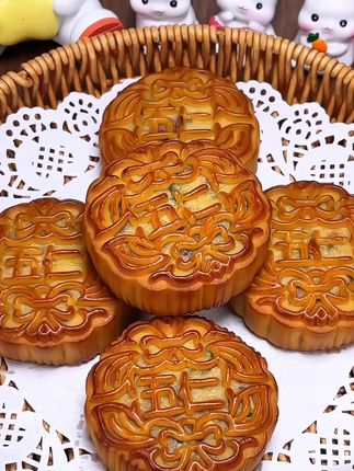 #五仁月饼,#太好吃了 70后80后儿时的味道,永远都忘不了#好吃到爆 #传统糕点 #老五仁月饼