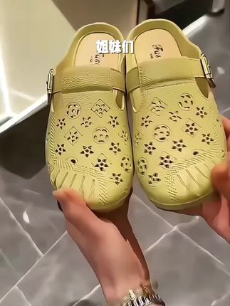 新款防滑女士外夏季妈妈拖鞋包头平底复古软底洞洞家居包头鞋渔网#上热门