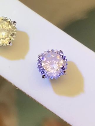皇冠切新色~靠手速的那种😍😍😍八点半直播间见哦#超闪 #强烈推荐 #耳骨钉