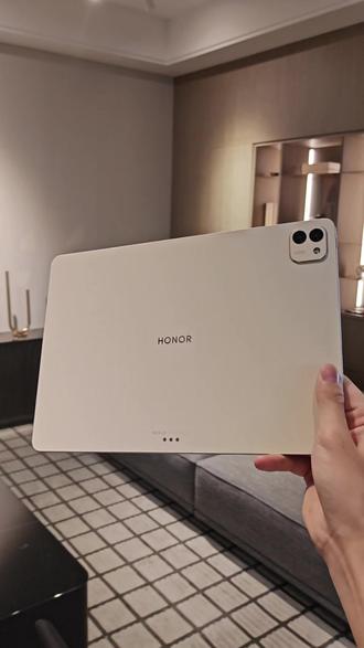 性能怪兽!荣耀MagicPad3 Pro搭载第五代骁龙8至尊版,安兔兔跑分破430万,游戏、剪辑轻松应对! #荣耀MagicPad3Pro #性能王者 #数码科技