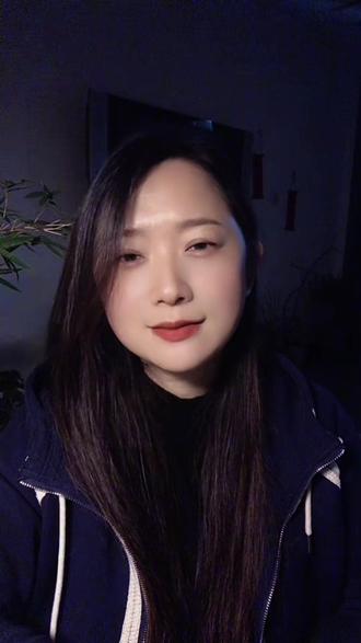 久持不厌心头物,始是平生真所期 如果一样东西你得到之后依然爱不释手,那么这才是你真正想要的。如果一样东西你得到了却觉得不过如此,那么这件东西是你的欲望。
到手方知皆是幻,原非心上意中求。久持不厌心头物,始是平生真所期。
#就想说点大实话 #生活感悟 #情感矛盾 #情感类 #创作人计划 @DOU+小助手