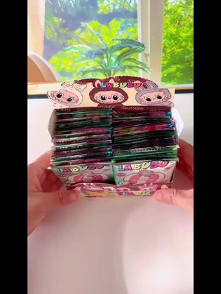 拉布布卡片来啦,#拉布布 #卡片 这一大盒足足有32包#儿童玩具 #潮玩 #孩子的快乐很简单