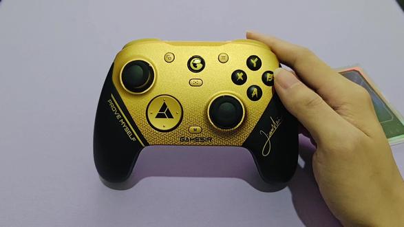 小鸡天王星8K“小孩”联名 款,为胜利而生! #盖世小鸡 #小鸡天王星 #小孩联名款手柄 #小鸡G7Pro8K