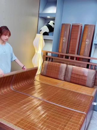 #凉席 #竹凉席 #家纺床上用品 还在天天开空调吗,嘎嘎凉快的竹凉席快来找我买