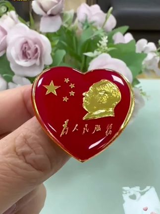 爱心胸针,合金爱心型徽章,大红色喜庆时尚洋气