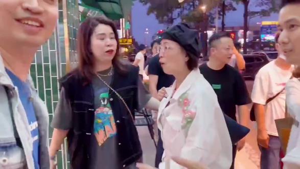 石榴姐,细龟,预明天或后天到欧记功夫猪杂粥,快过来偶遇吧!!#石榴姐 #细龟黄一山