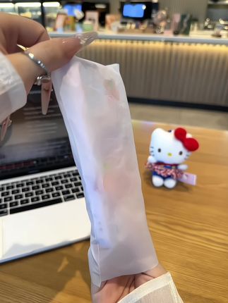 好喜欢这个霉有烦恼手机壳,支架打开还可以照镜子~#手机壳推荐 #仙女必备 #这个手机壳真的长在我心巴上了