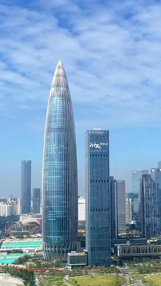 最快17天出成绩⁉️26广东省考笔试 🔥参考历年时间线,2026年广东省考笔试成绩最快大概率会在笔试结束后17天左右(今年预计在2025年12月24日左右)就会公布,预计在年前进行面试。
📍笔试等成绩的这段时间改干什么?
📍面试准备:提前起步不慌不忙
✅1.先摸清广东省考面试形式:结构化为主,部分岗位可能有无领导,提前了解题型(综合分析、组织协调、人际沟通等)
✅2.积累本土化素材:重温 “百千万工程”、制造业立省、粤港澳大湾区建设等广东核心政策,记 3-5 个本地案例(如乡村振兴示范村、科技企业创新案例)
✅3.每天开口练:找历年考题(比如 “如何看待基层治理中的数字化建设”),自己录音答题,对照参考答案优化逻辑,重点练流畅度和条理性
✅4.小贴士:不用死记硬背模板,重点培养 “问题 - 原因 - 对策” 的答题思维,结合广东实际情况谈具体做法。
注:本文包含广告内容
#26广东省考 #广东省考 #省考 #省考笔试成绩 #公务员