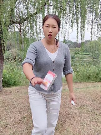 脚干,脚裂,脚脱皮,脚臭,脚痒,起泡泡,抓挠扣,大人小孩都管用,先试用,不满意全额退,七天无理由,有运费险放心拍#喷脚王#强烈推荐
